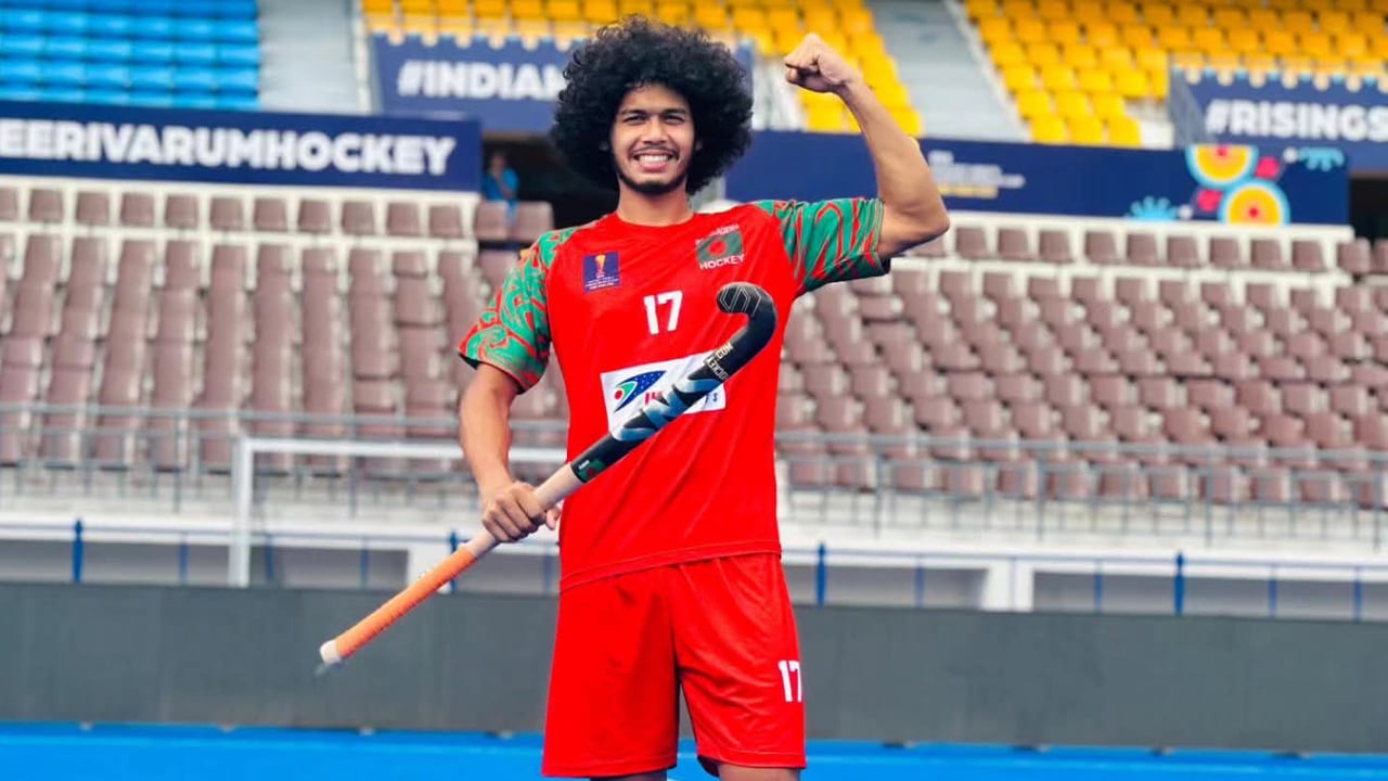 অনুর্ধ্ব-২১ জাতীয় হকিতে চ্যাম্পিয়ন দলকে ঢাবি ছাত্রদলের শুভেচ্ছা