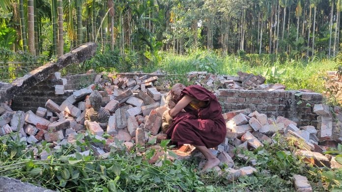 রামুতে বৌদ্ধ সম্প্রদায়ের দুই পক্ষের বিরোধকে কেন্দ্র করে বিহারে হামলা–ভাঙচুর, গ্রেপ্তার ৩