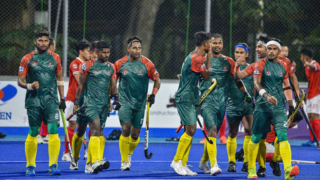 বাংলাদেশের চারে চার