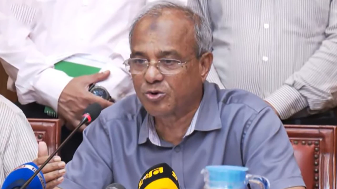 দুর্গাপূজা ঘিরে গুজব ছড়ালে কঠোর ব্যবস্থা: স্বরাষ্ট্র উপদেষ্টা