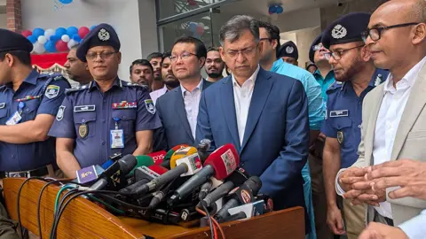 অপরাধ দমনে বাধা, পুলিশের ওপর হামলা নতুন নয়: স্বরাষ্ট্রমন্ত্রী