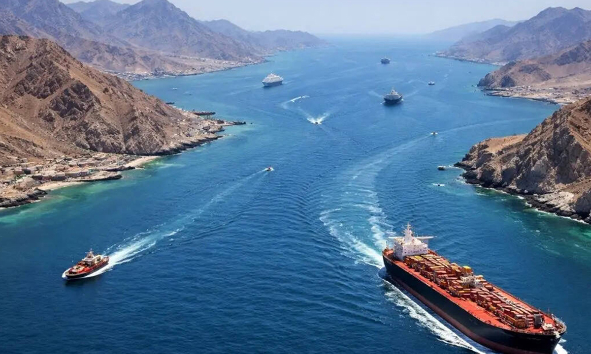 যুদ্ধের ক্ষতিপূরণ না পেলে হরমুজ প্রণালি খুলবে না ইরান