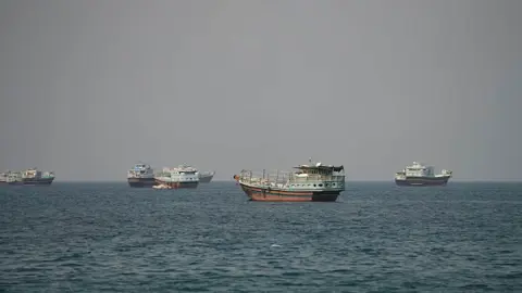 যুক্তরাষ্ট্র-ইরান বৈঠক, হরমুজ খোলার শর্ত দিলো তেহরান