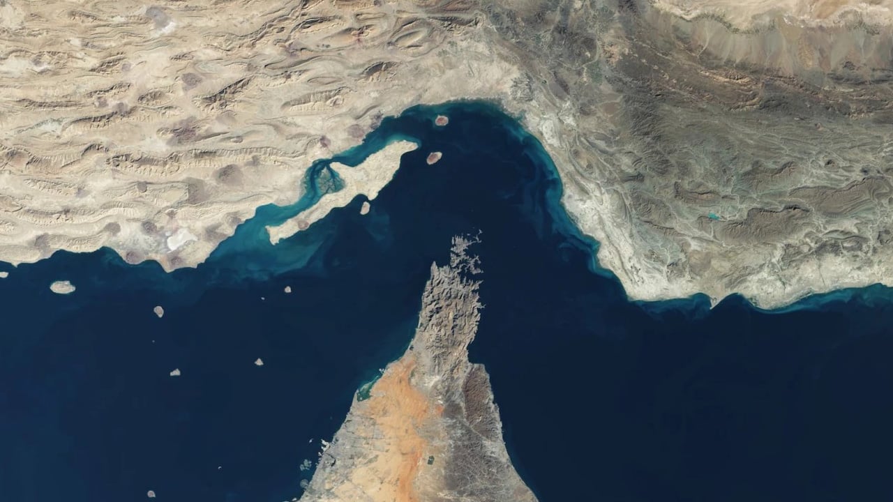 হরমুজ ‘স্থায়ীভাবে উন্মুক্ত’ যুদ্ধ শেষের ইঙ্গিত ট্রাম্পের