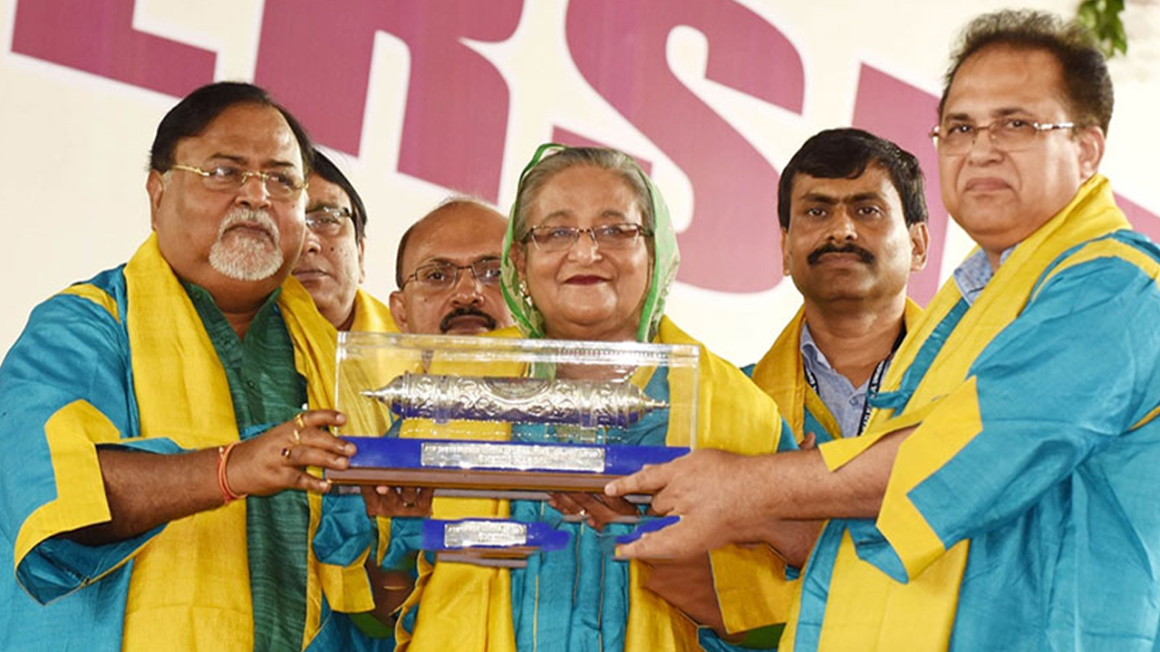 ভুয়া ডক্টরেট সংগ্রহে হাসিনার বিরুদ্ধে দুদকের অনুসন্ধান শুরু