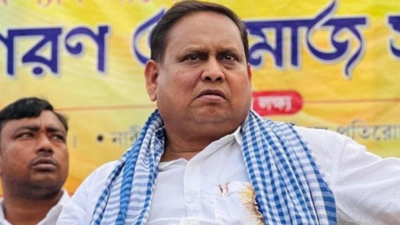 বাবরির কারিগর হুমায়ুন নিজের দুর্গে অপ্রতিরোধ্য
