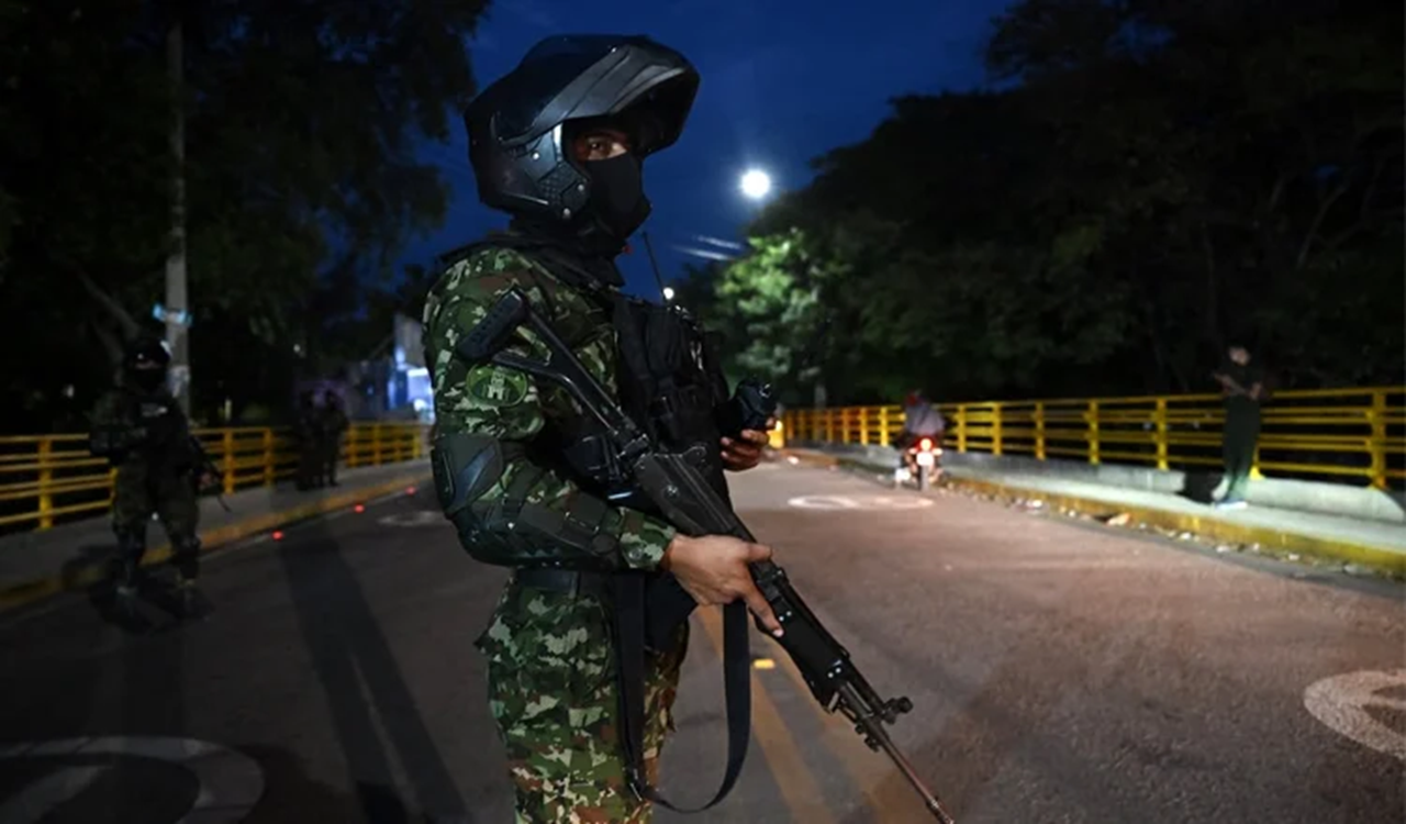 ভেনেজুয়েলা থেকে পালাচ্ছে কলম্বিয়ার গেরিলারা