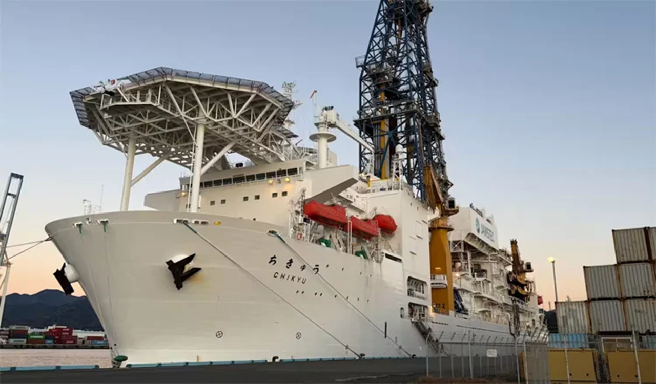 গভীর সমুদ্রে বিরল খনিজ উত্তোলনের অভিযানে জাপান