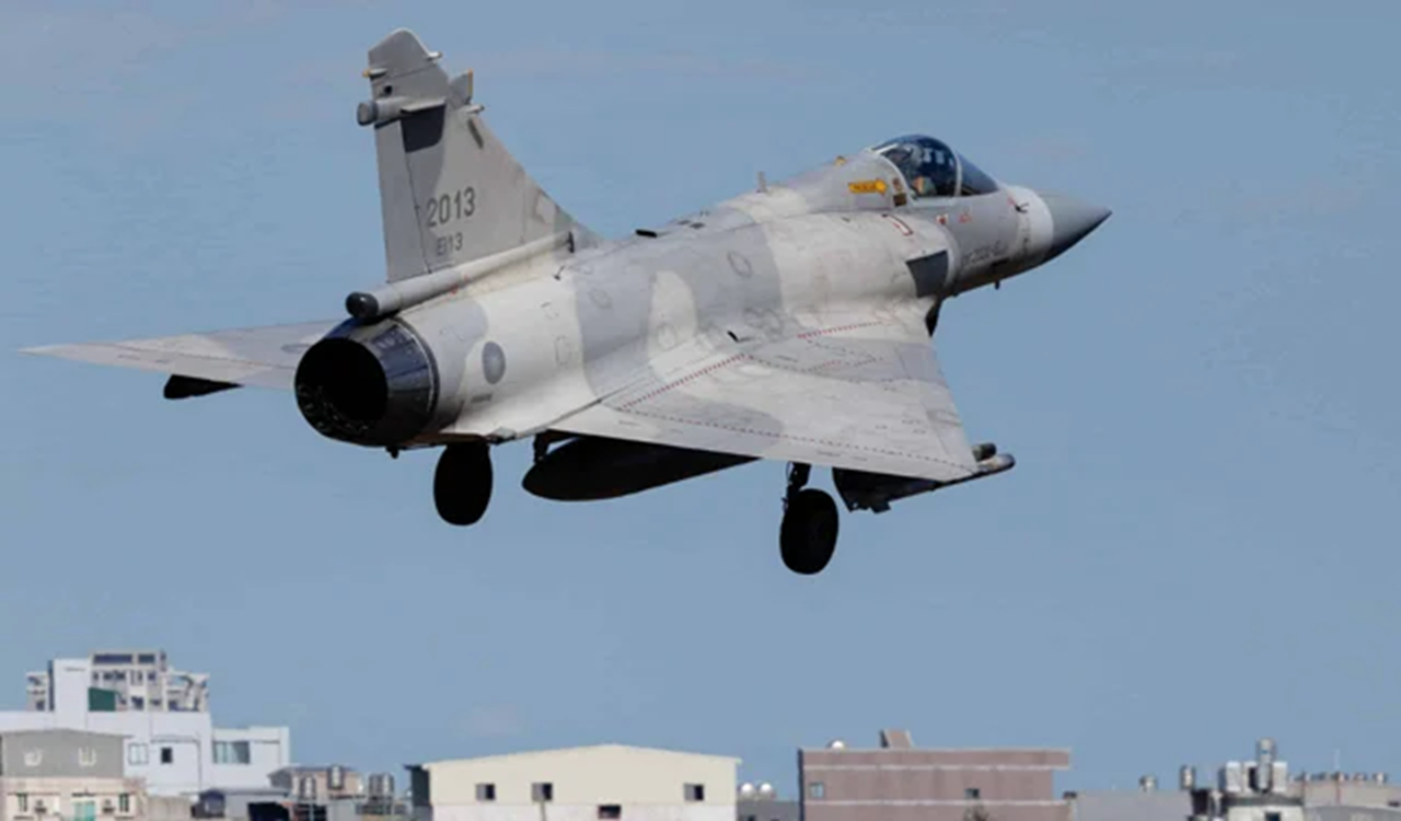 তাইওয়ান ঘিরে চীনের টানা দ্বিতীয় দিনের সামরিক মহড়া