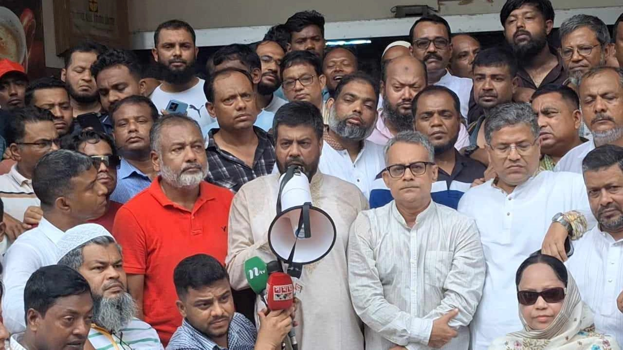 ফ্যাসিস্ট হাসিনার রেখে যাওয়া জঞ্জাল সকলে মিলেই পরিষ্কার করতে হবে: মজনু