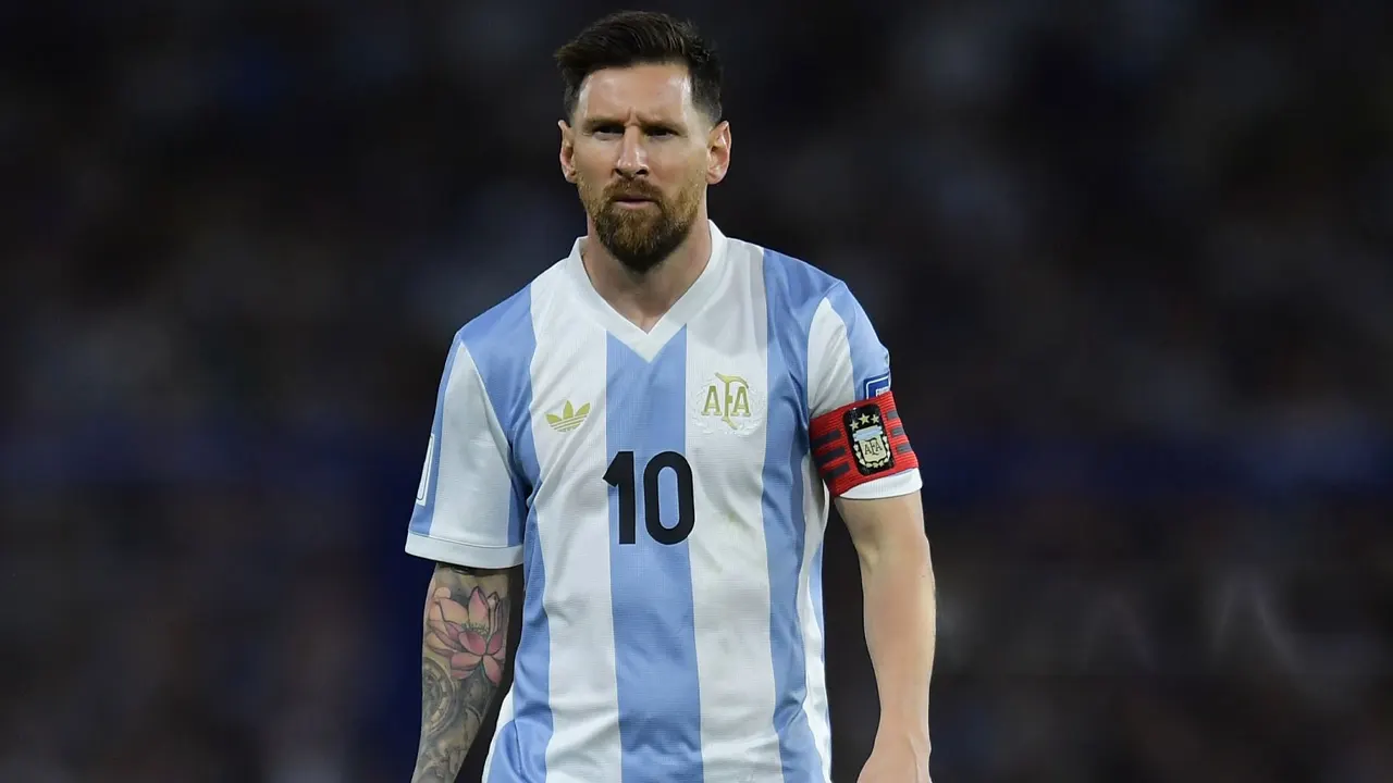 বিশ্বকাপের আগে আইনি মারপ্যাঁচে মেসি