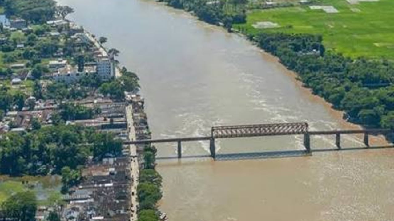 বৃষ্টি কমতেই বন্যা পরিস্থিতির উন্নতি