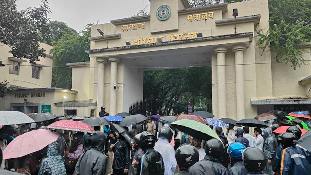চাকরি নেই, চাইলে বিয়ে ভেঙে দিতে পার—স্ত্রীকে বললেন নববিবাহিত যুবক