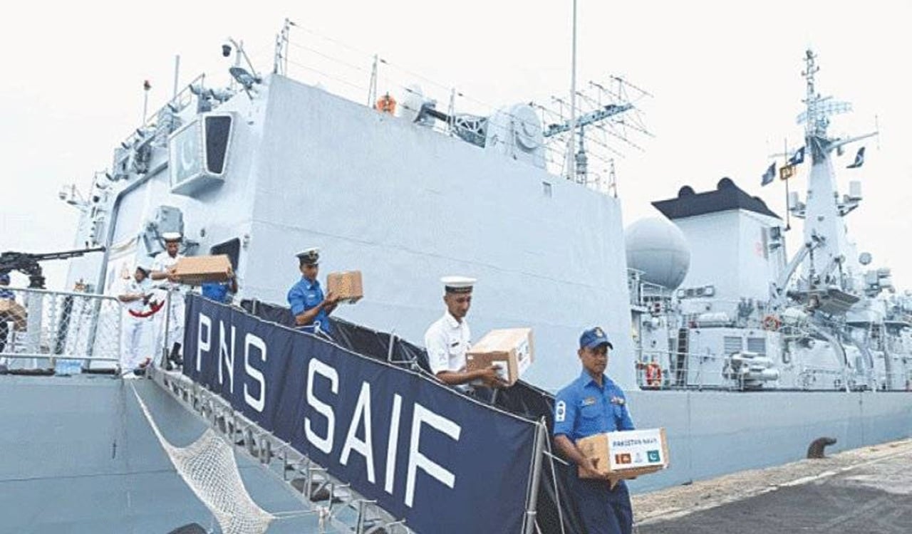 ভারত আকাশসীমা না দেওয়ায় সমুদ্রপথে শ্রীলঙ্কায় ত্রাণ পাঠালো পাকিস্তান