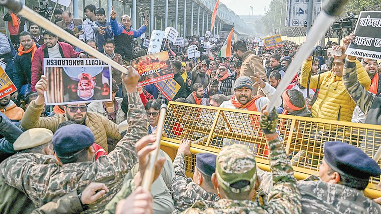 বাংলাদেশ মিশন ঘিরে হিন্দু জঙ্গিদের তাণ্ডব