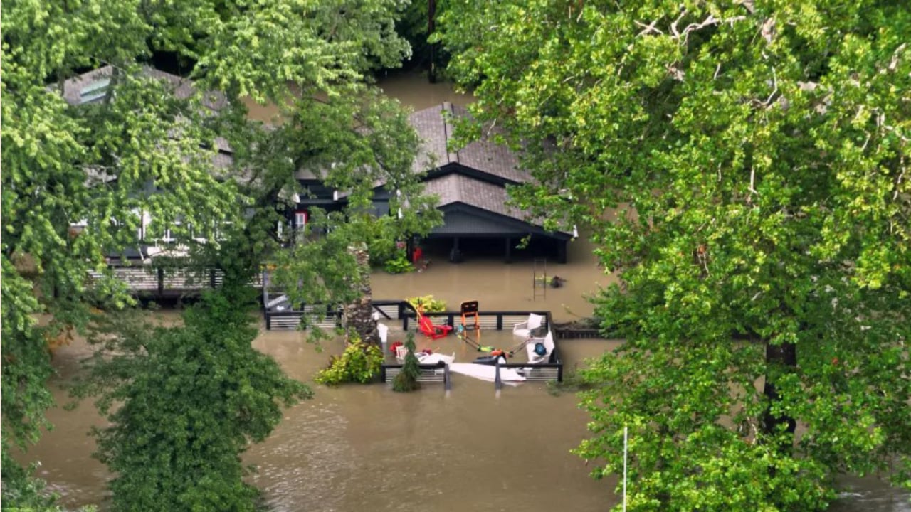 যুক্তরাষ্ট্রের ইন্ডিয়ানায় ভয়াবহ বন্যা, জরুরি অবস্থা ঘোষণা 