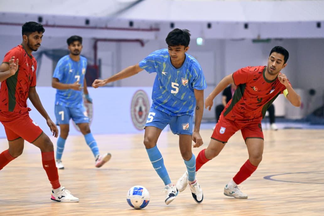 আট গোলের রোমাঞ্চকর ম্যাচে বাংলাদেশ-ভারতের ড্র