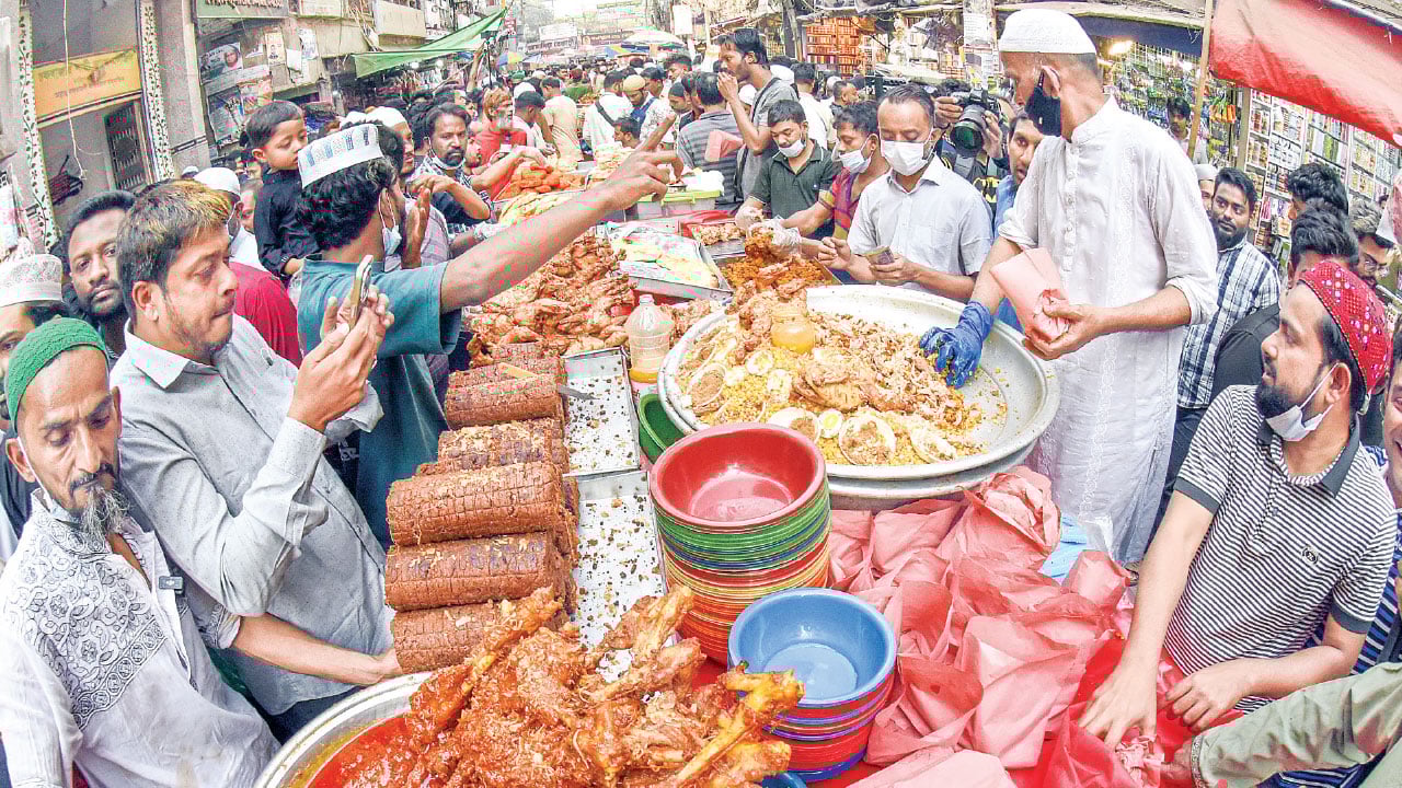 রঙ গন্ধ স্বাদের বর্ণিল আয়োজন