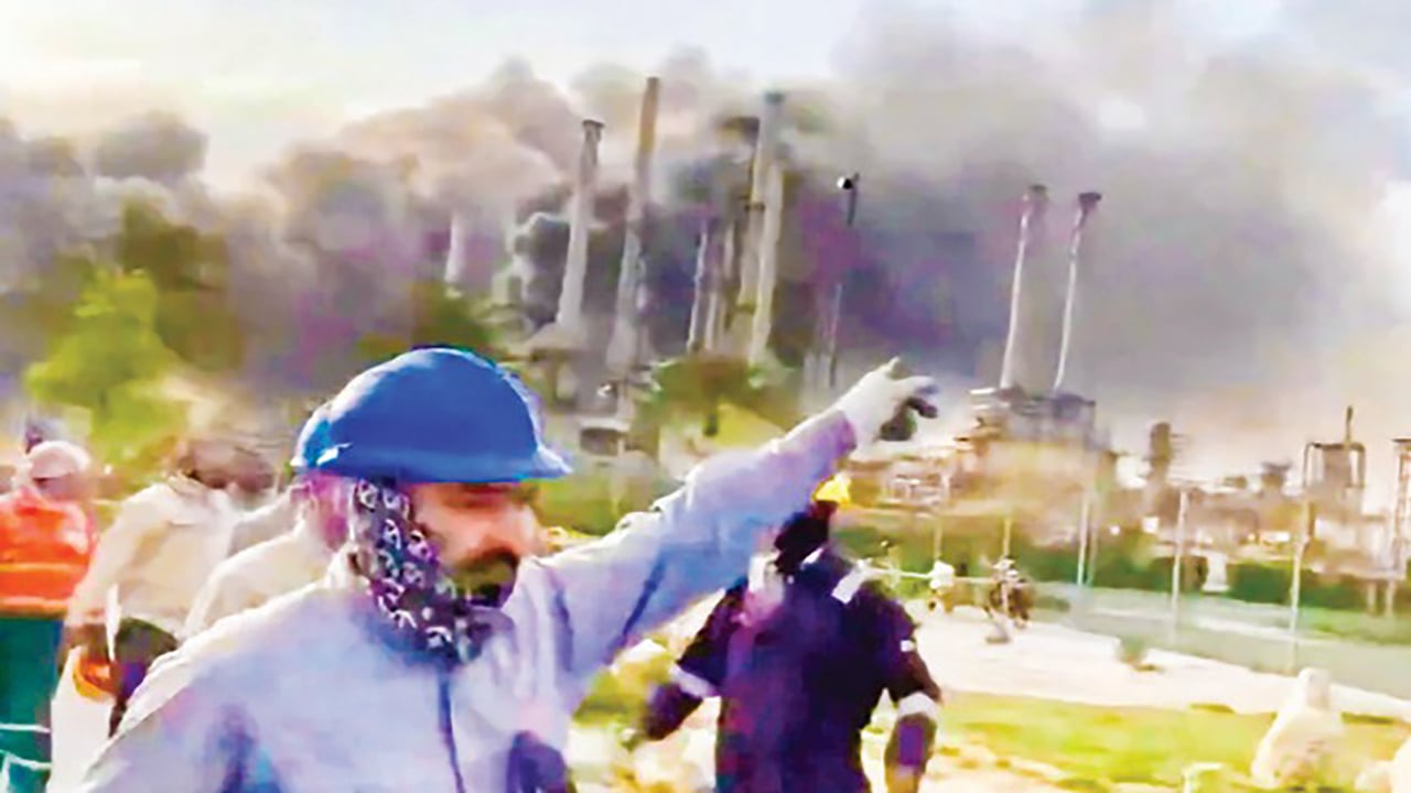 বীর বিক্রমে লড়ছে ইরান