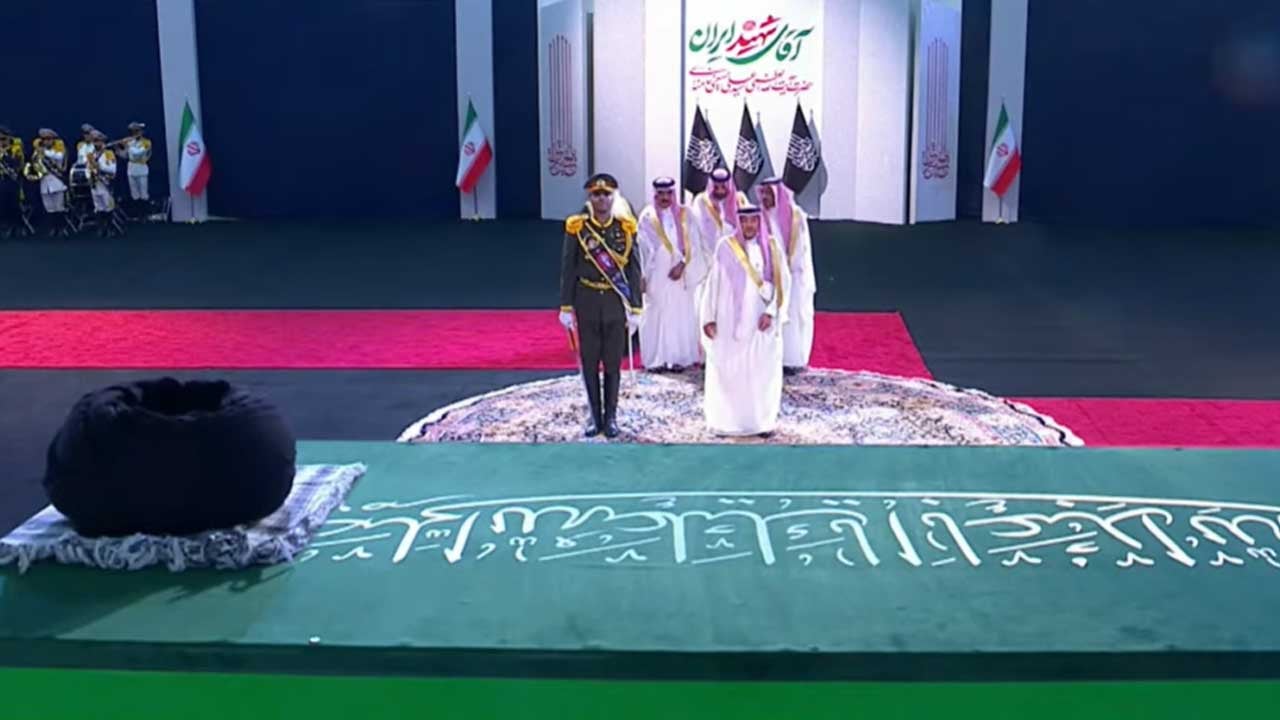 খামেনির কফিনে শ্রদ্ধা জানাল মধ্যপ্রাচ্যের যেসব দেশ