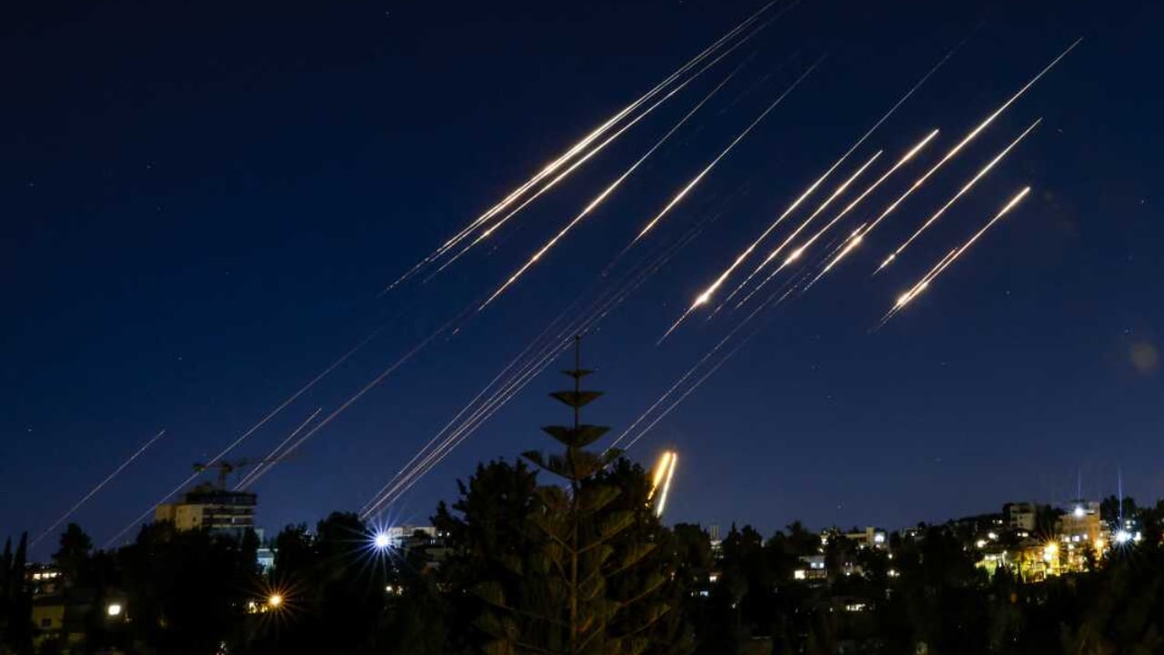 ইসরাইলে বিস্ফোরণের বিকট শব্দ