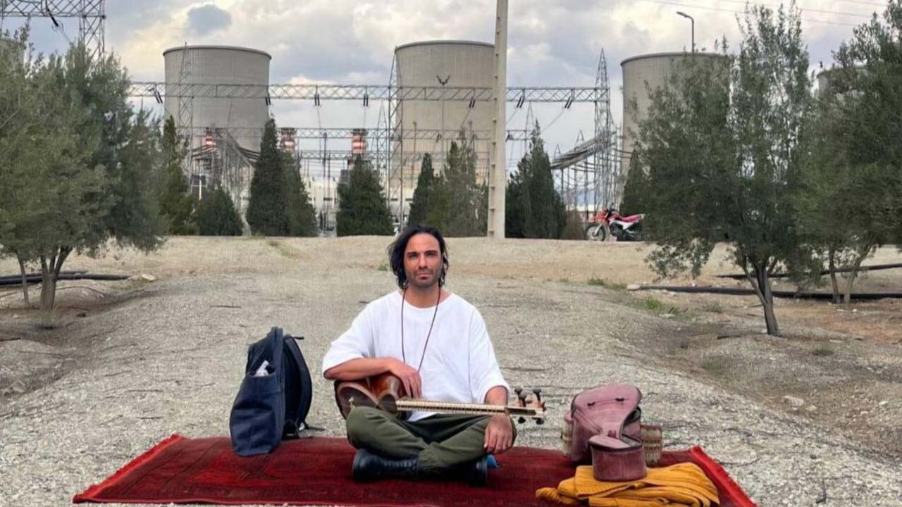 যুদ্ধ থামানো শিল্পী আলি ঘামসারি!