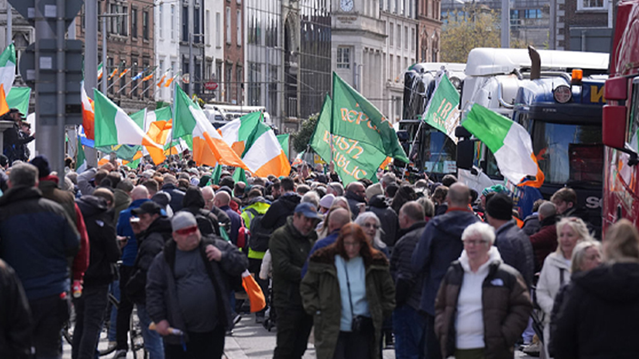 অনাস্থা ভোটে টিকে গেল আয়ারল্যান্ড সরকার