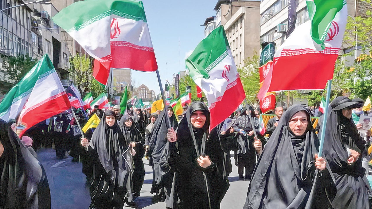 যুদ্ধবিরতি সত্ত্বেও হরমুজ প্রণালিতে অচলাবস্থা