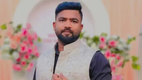 ঈশ্বরদীতে স্বেচ্ছাসেবক লীগ নেতা গ্রেপ্তার