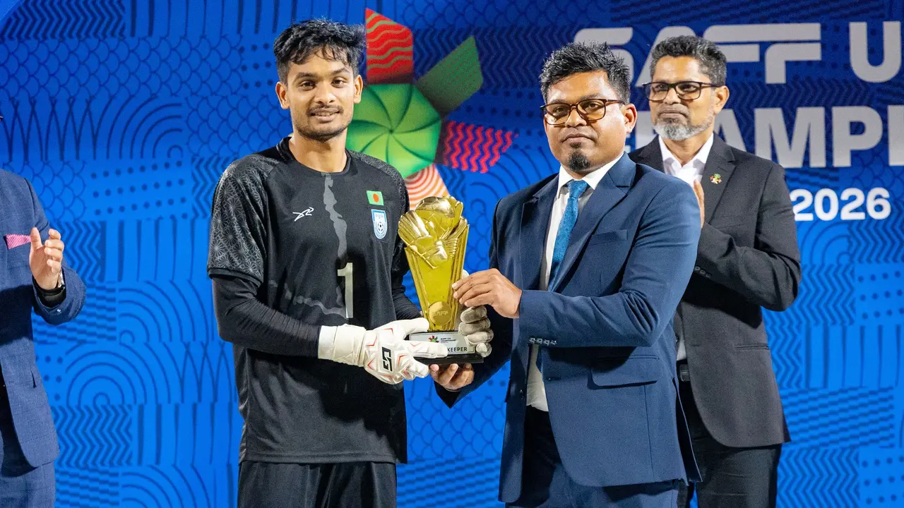 সেরা গোলরক্ষক মাহিন, দেশবাসীকে শিরোপা উৎসর্গ