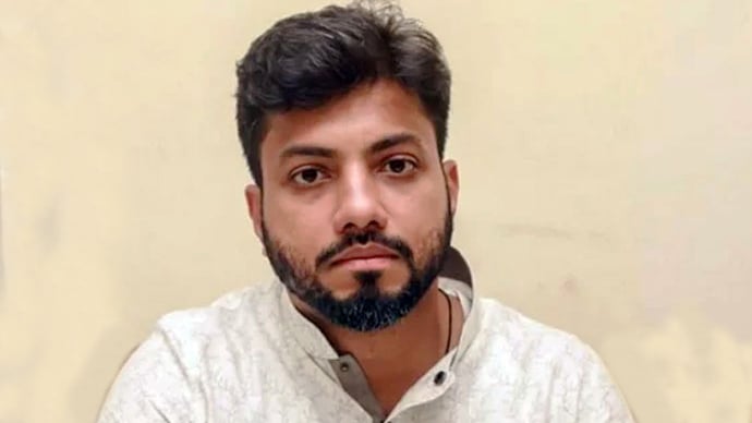 ‘দেশটা আমার বাপ-দাদার’ বলে কাদের দিকে আঙুল উঠালেন ইশরাক