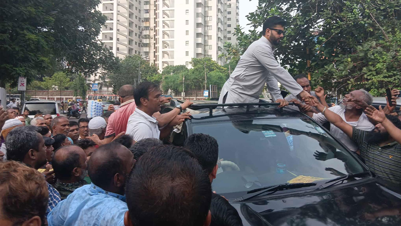 আল্টিমেটাম দিয়ে আন্দোলন স্থগিত করলেন ইশরাক