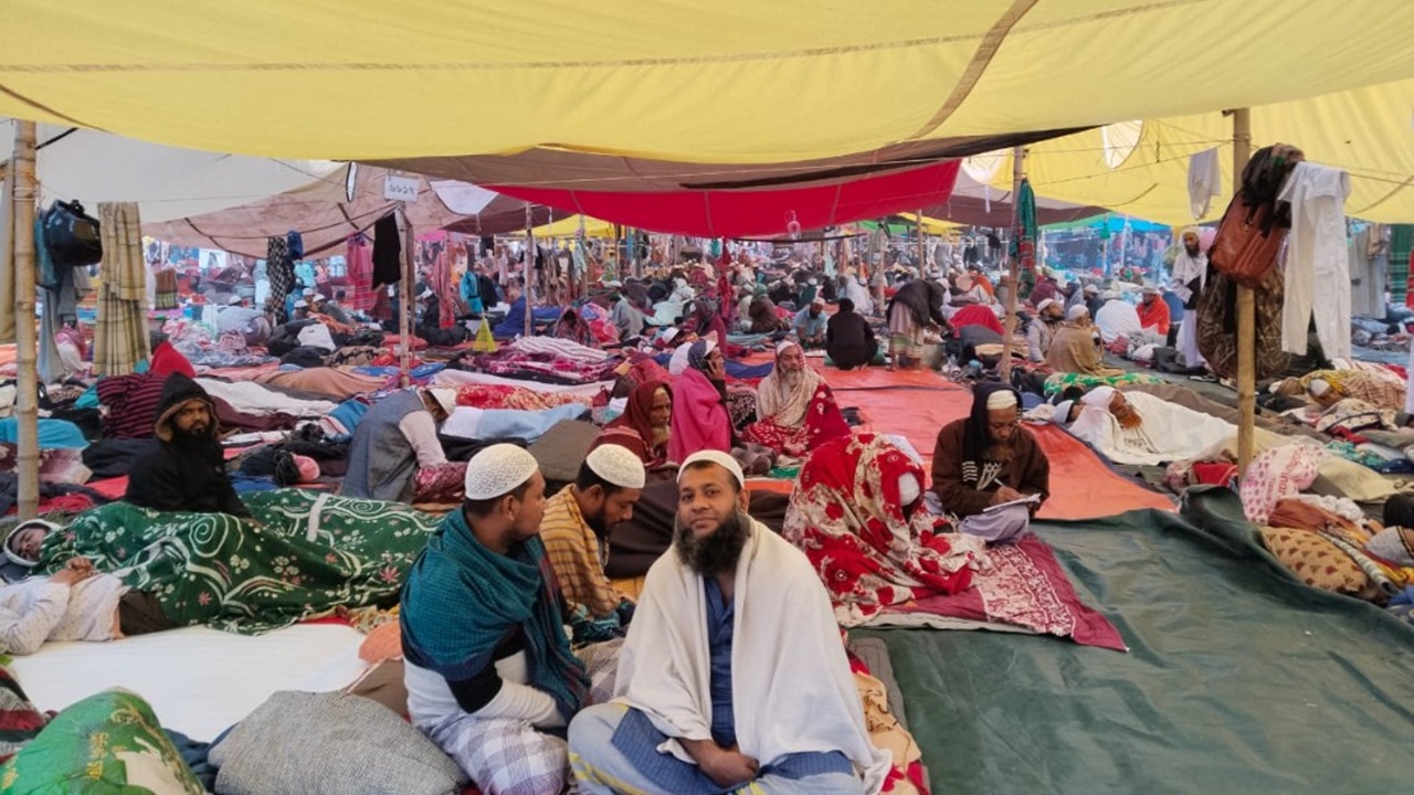 বয়ান-জিকির আসকারে চলছে বিশ্ব ইজতেমার দ্বিতীয় দিন