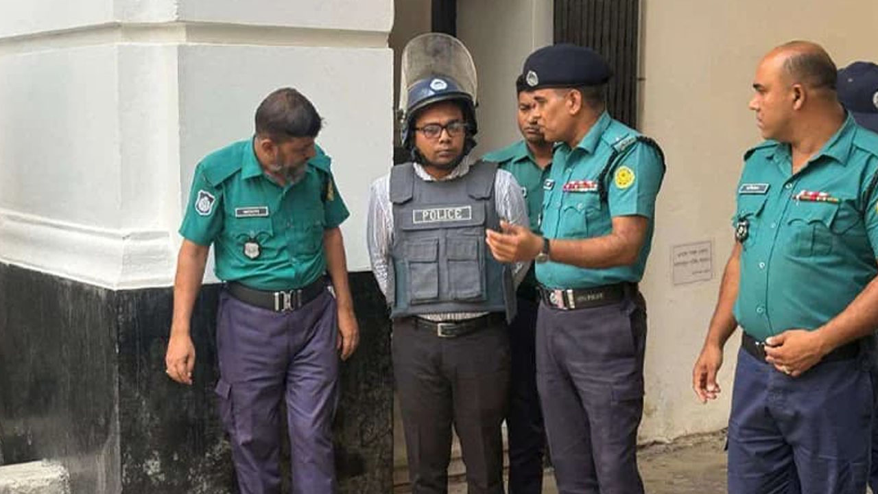জুলাই আন্দোলনে ড্রোন নজরদারির হোতা এসপি ইশতিয়াক গ্রেপ্তার