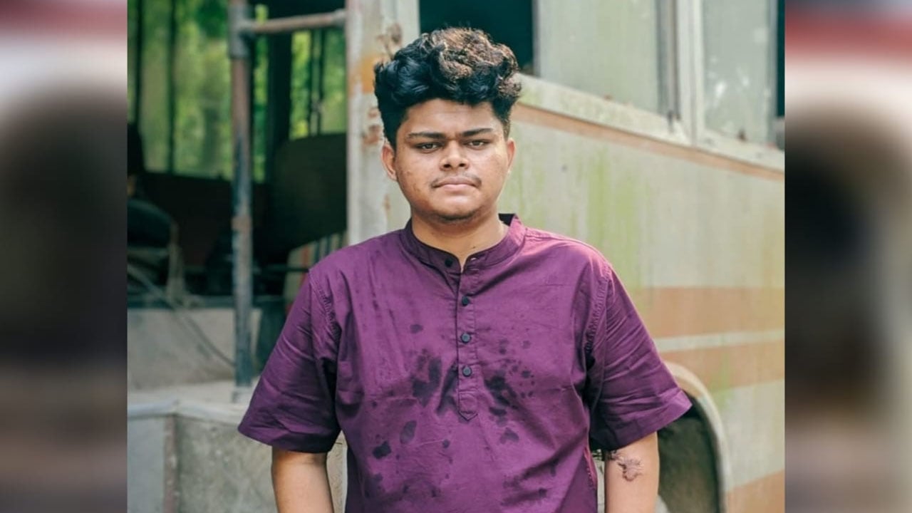 জুনিয়রকে হল ছাড়ার হুমকি ইবি বৈষম্যবিরোধী নেতার
