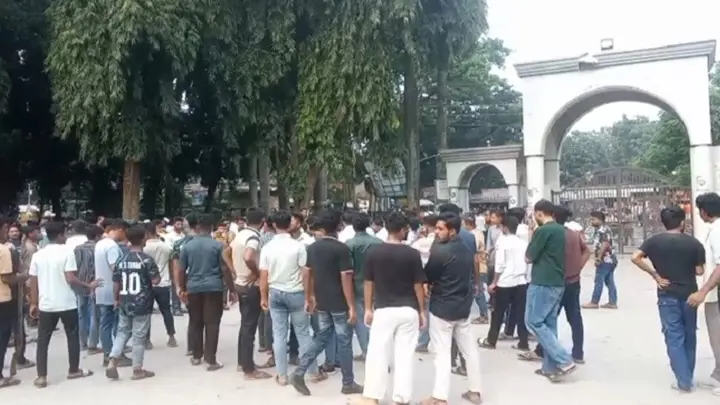 ইবিতে ছাত্রদল-শিবির মারামারি, তিন সদস্যের তদন্ত কমিটি গঠন