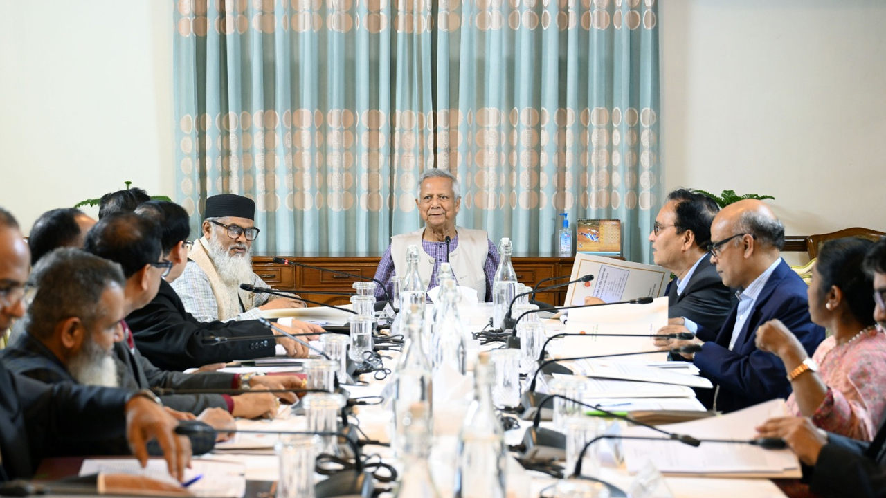 হজ ম্যানেজমেন্ট সেন্টার চালুর নির্দেশ প্রধান উপদেষ্টার