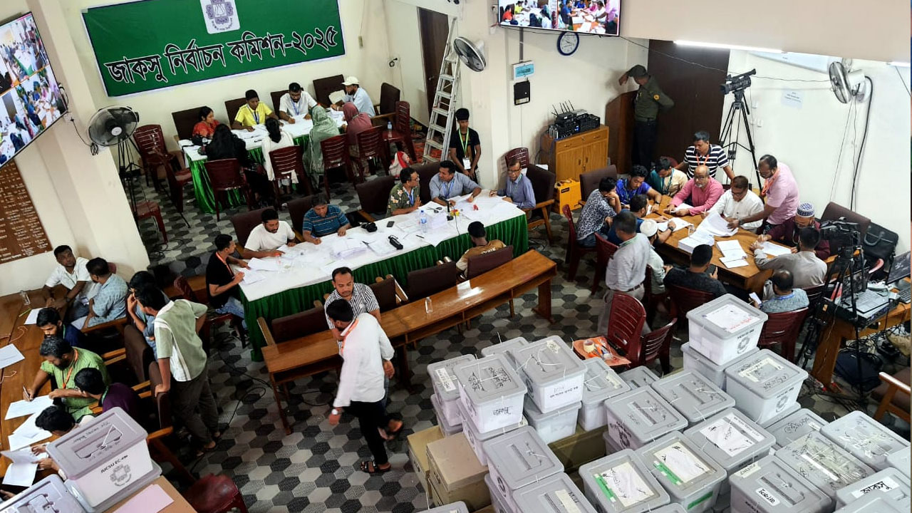 জাকসু নির্বাচন: ১৪ হল কেন্দ্রের ভোট গণনা শেষ