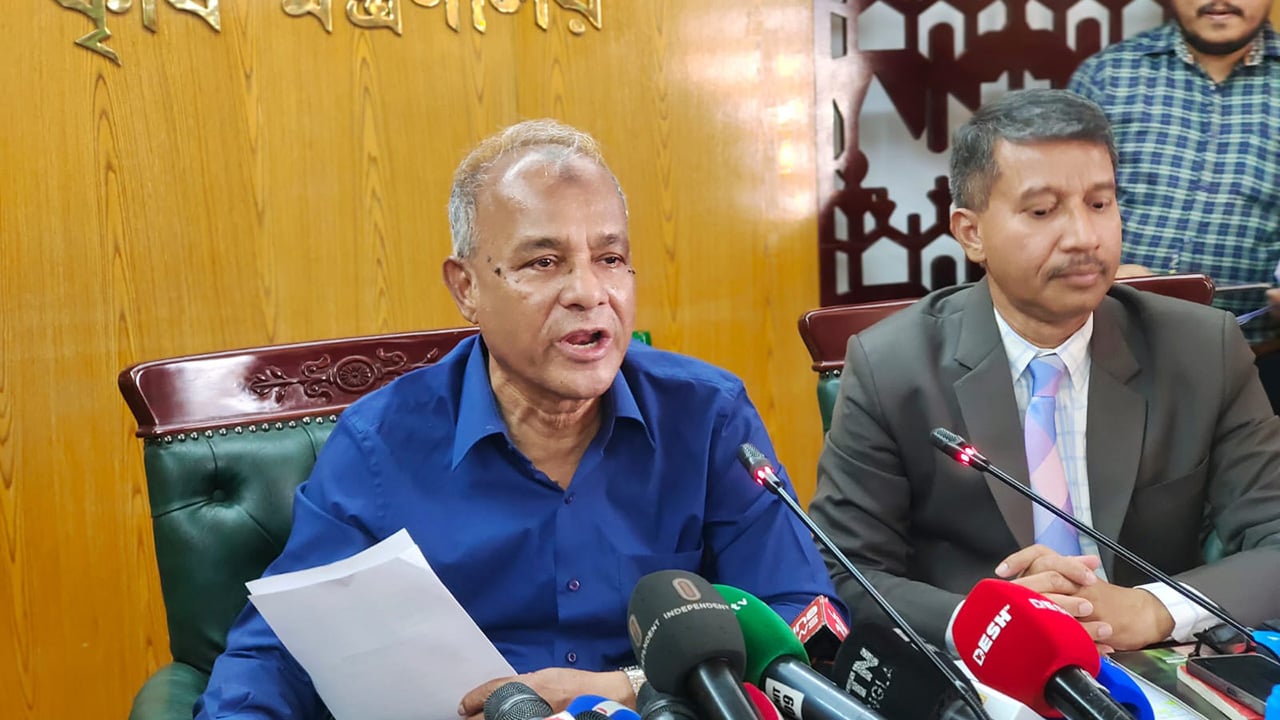 ওসিদেরও লটারির মাধ্যমে বদলি করা হবে: স্বরাষ্ট্র উপদেষ্টা