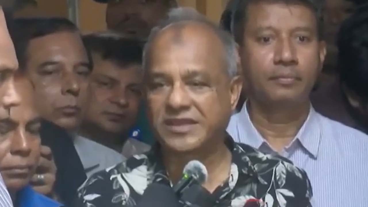 যোগ্যদের সারের লাইসেন্স দেয়া হবে: কৃষি উপদেষ্টা