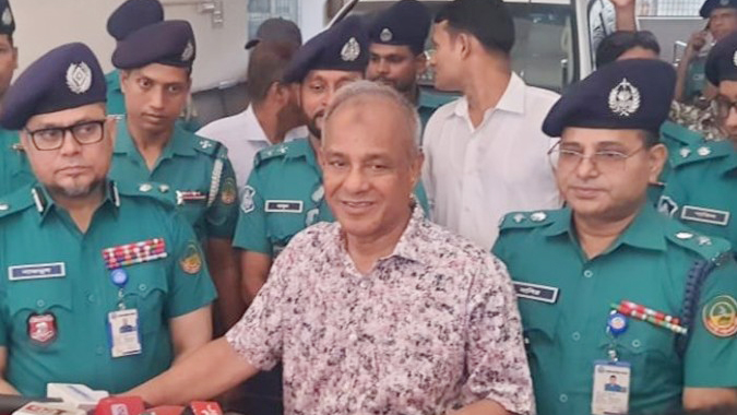 জুলাই গণহত্যা মামলায় বেশি নাম থাকায় তদন্তে বিঘ্ন ঘটছে: স্বরাষ্ট্র উপদেষ্টা