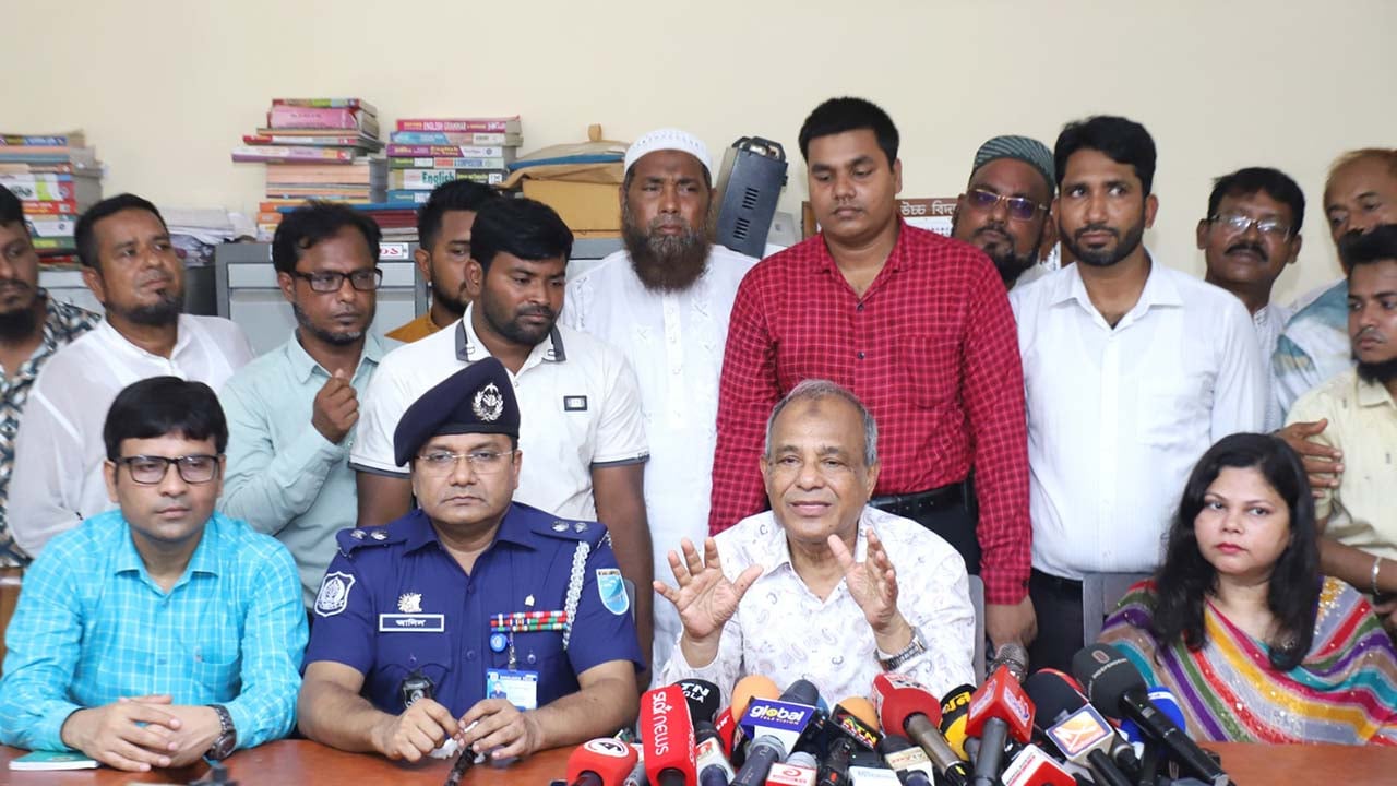 নির্বাচনে তরুণদের আলাদা বুথ থাকবে: স্বরাষ্ট্র উপদেষ্টা