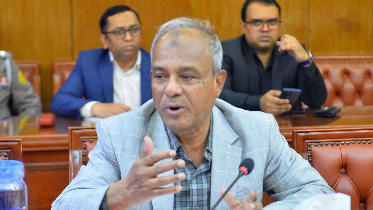 তারেক রহমানের বিশেষ নিরাপত্তা প্রশ্নে যা বললেন স্বরাষ্ট্র উপদেষ্টা