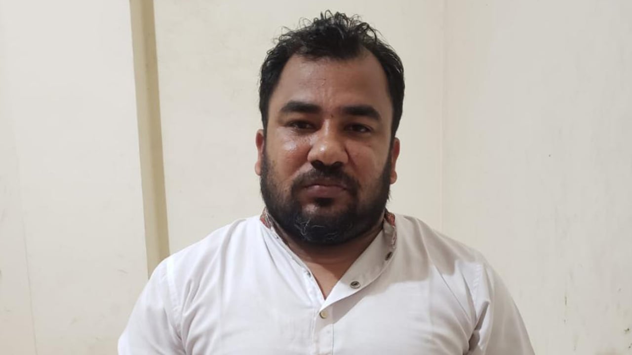 আড়াইহাজারে প্যানেল মেয়র জাহাঙ্গীর গ্রেপ্তার