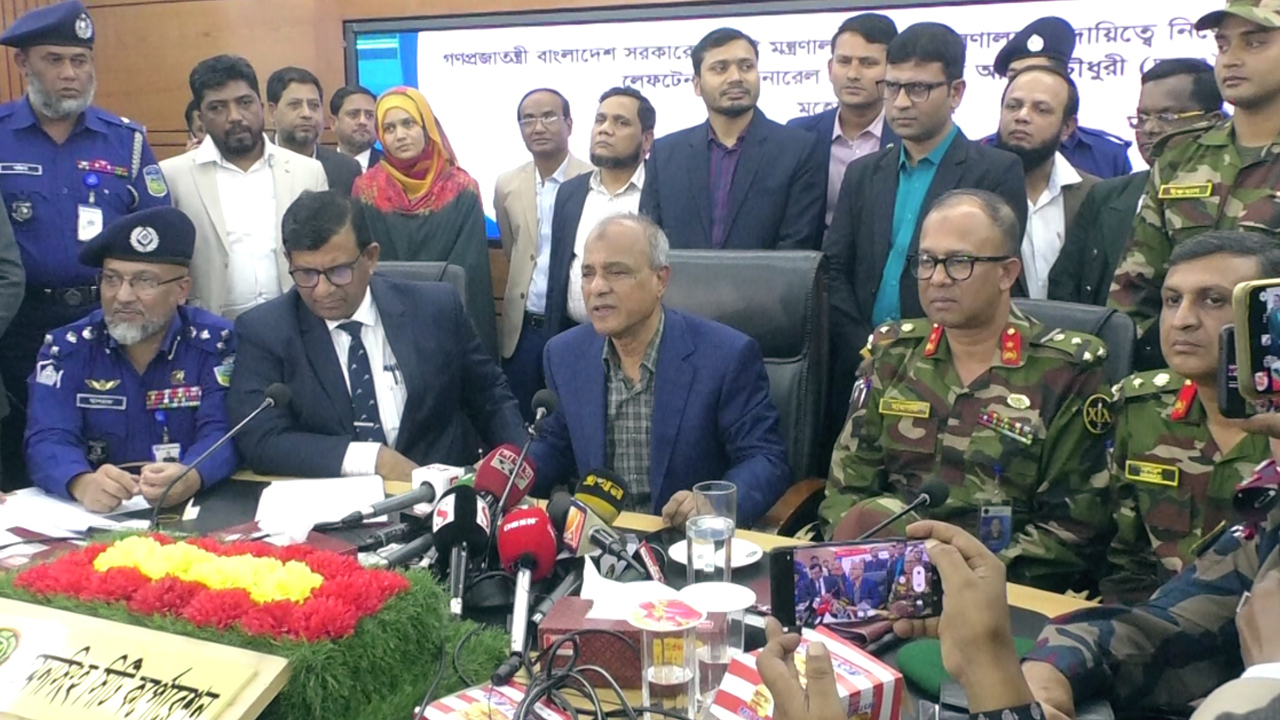 সীমান্তে উত্তেজনা নেই, পরিস্থিতি স্বাভাবিক: স্বরাষ্ট্র উপদেষ্টা