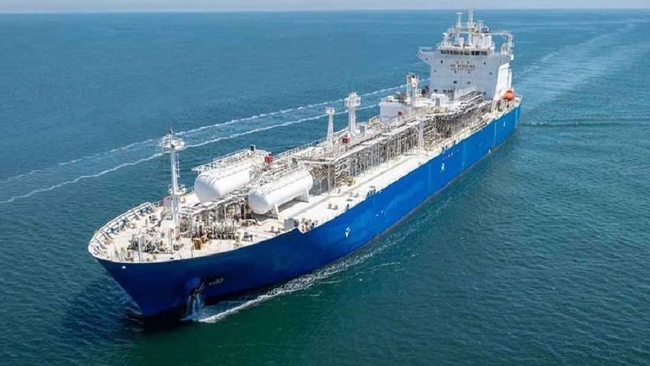 চার জাহাজে আসছে ১ লাখ ৪১ হাজার টন ডিজেল