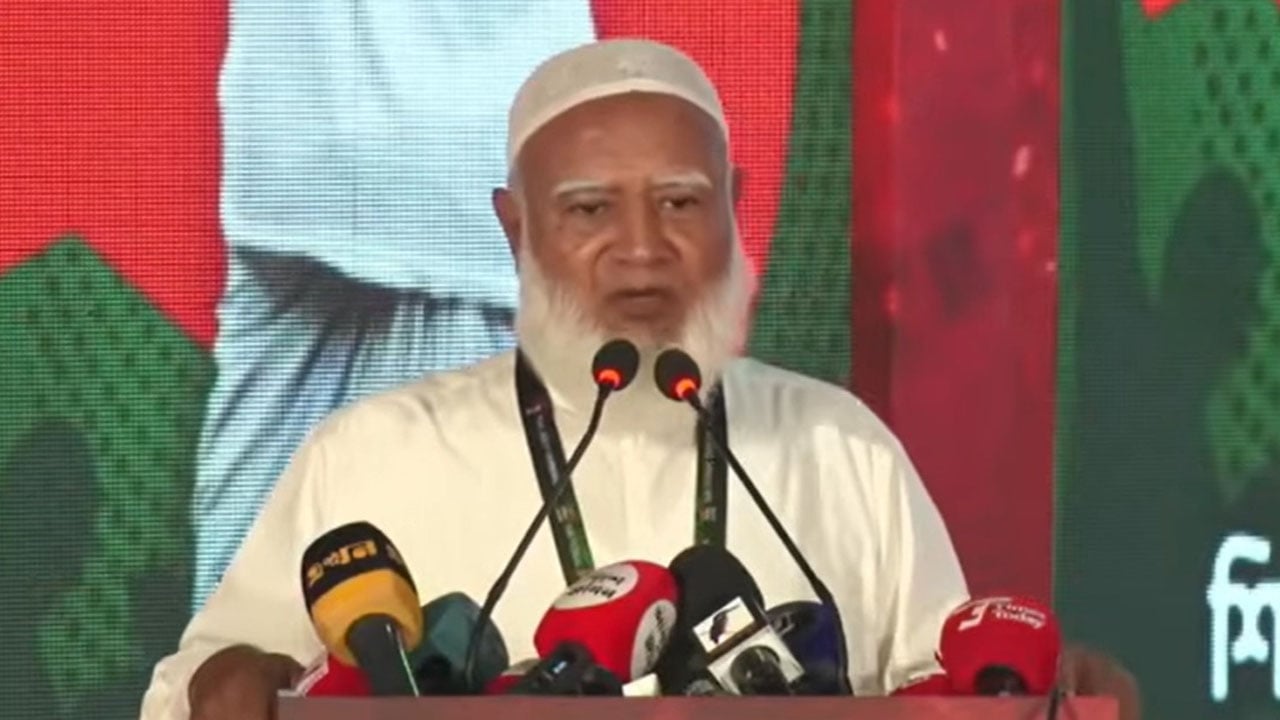 বড় বন্ধু হলে দেশের বড় কিলারকে জায়গা দিয়েছেন কেন