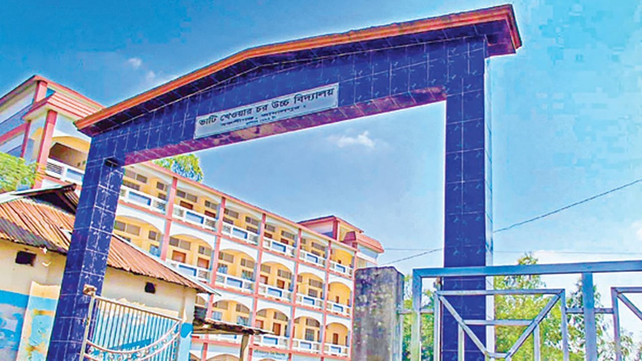 শিক্ষাপ্রতিষ্ঠান নয়, যেন দুর্নীতির আখড়া