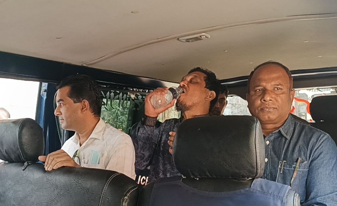 একসঙ্গে ৪ ইউপি চেয়ারম্যান গ্রেফতার