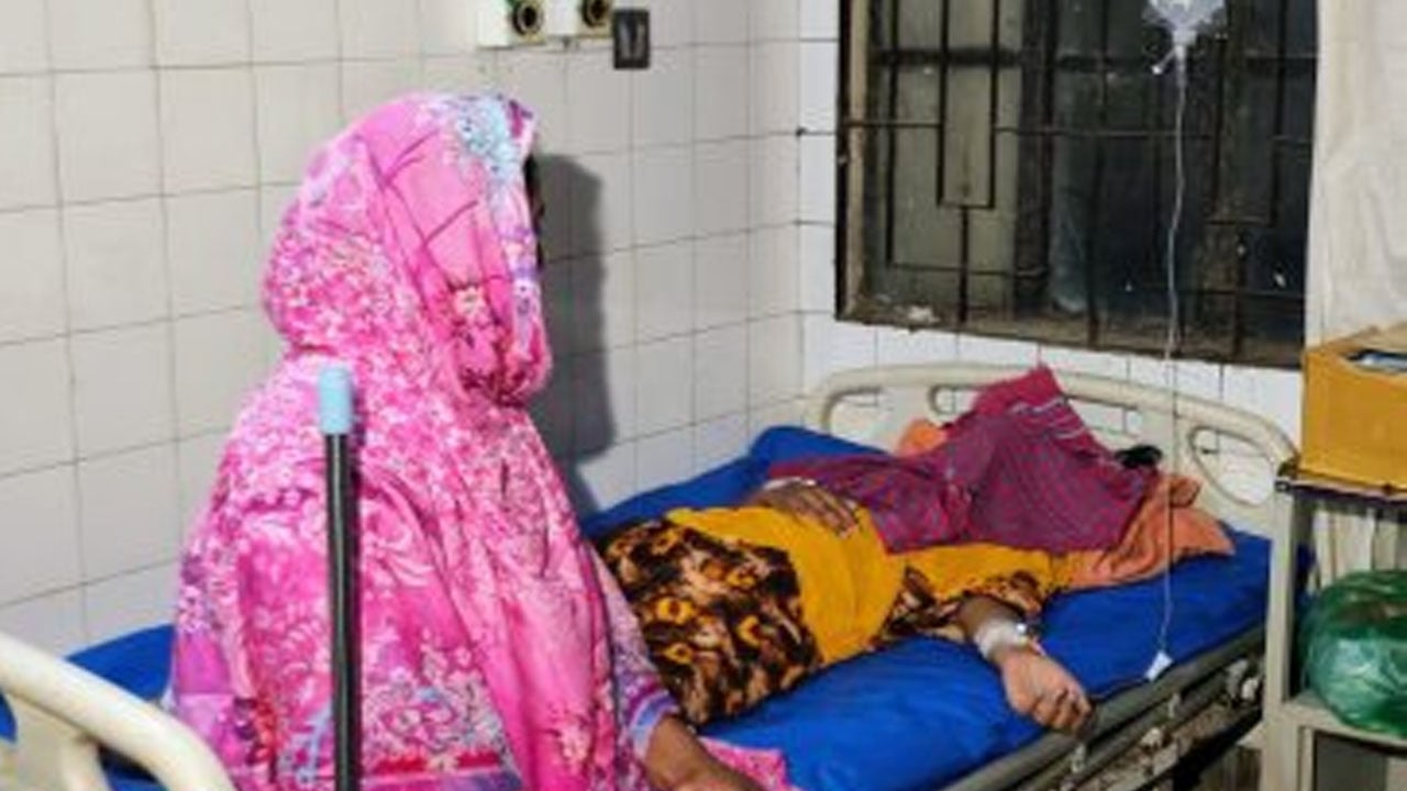 জামালপুরে নার্সের গাফিলতিতে কিশোরীর শরীরে ভিন্ন গ্রুপের রক্ত